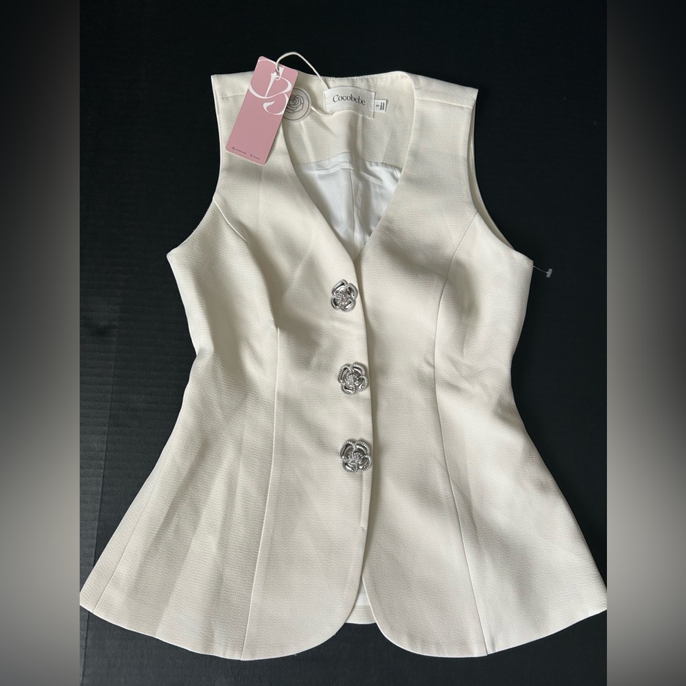 COCOBEBE size S Cream Vest with Silver Buttons New - Picture 1 of 8